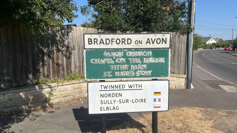 Bradford on Avon no hyphens campaign